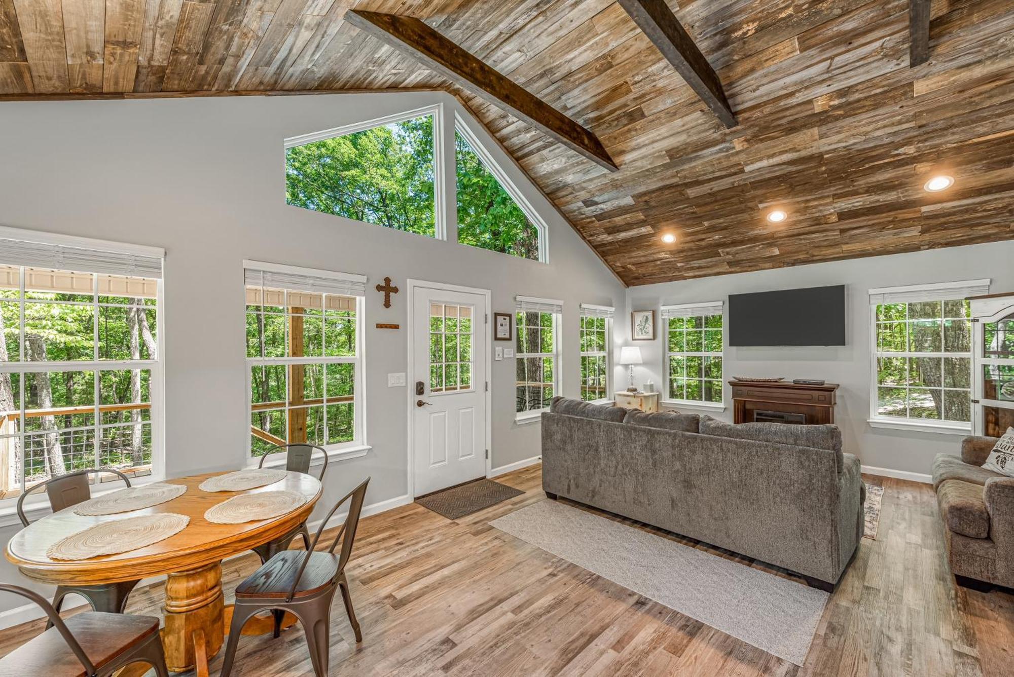 Coyote Cabin At Woodland Retreat At Desoto Beside Desoto State Park Fort Payne Bagian luar foto